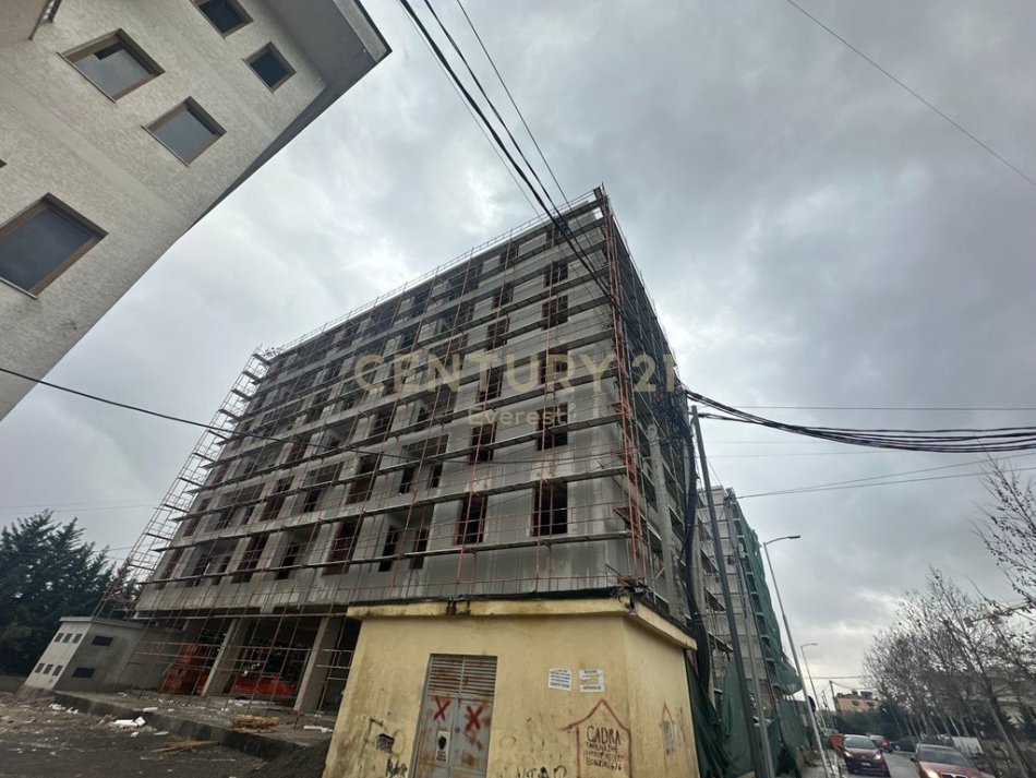 Tirane, shitet apartament 1+1 Kati 6, 65 m² 54.000 € (Kamez)