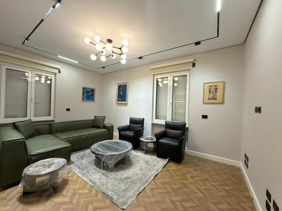Tirane, jepet me qera apartament 1+1 Kati 4, 71 m² 800 € (Shallvare)