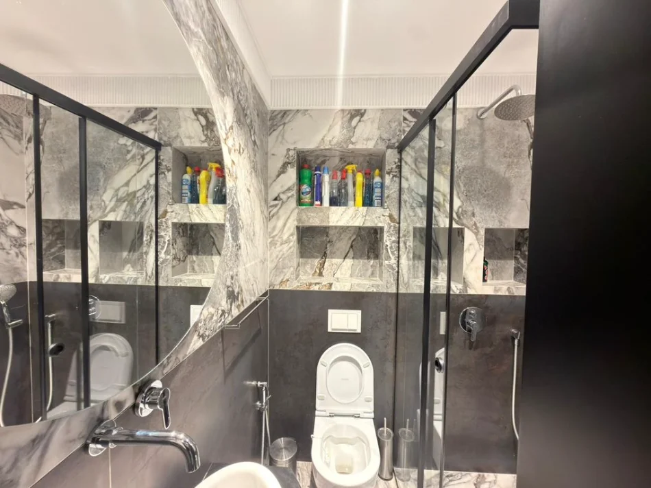 Tirane, jepet me qera apartament 1+1 Kati 4, 71 m² 800 € (Shallvare)