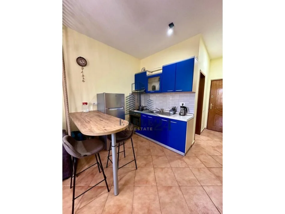 Durres, shitet garsonier 1+1 Kati 2, 45.000 € (Shkembi i Kavajes)