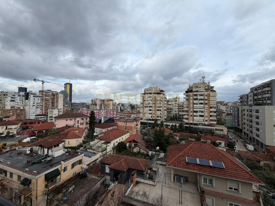 PAZARI I RI !!!!  Jepet me qera apartament 2+1 Kati 6, 100 m² 900 €