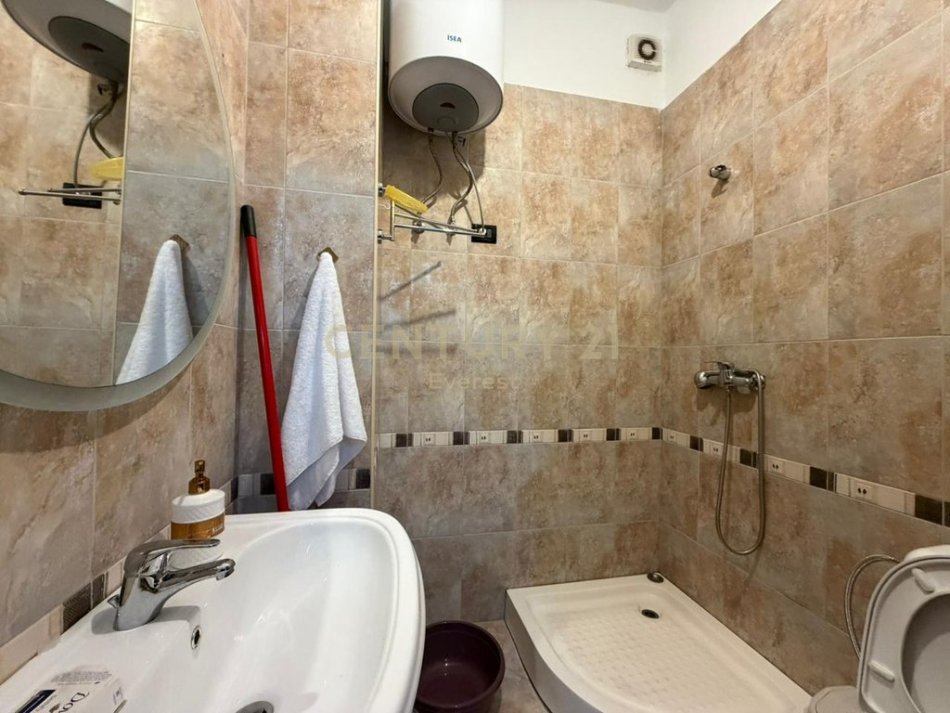 PAZARI I RI !!!!  Jepet me qera apartament 2+1 Kati 6, 100 m² 900 €