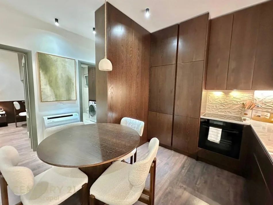 Tirane, shitet apartament 1+1 Kati 7, 67 m² 167.000 € 