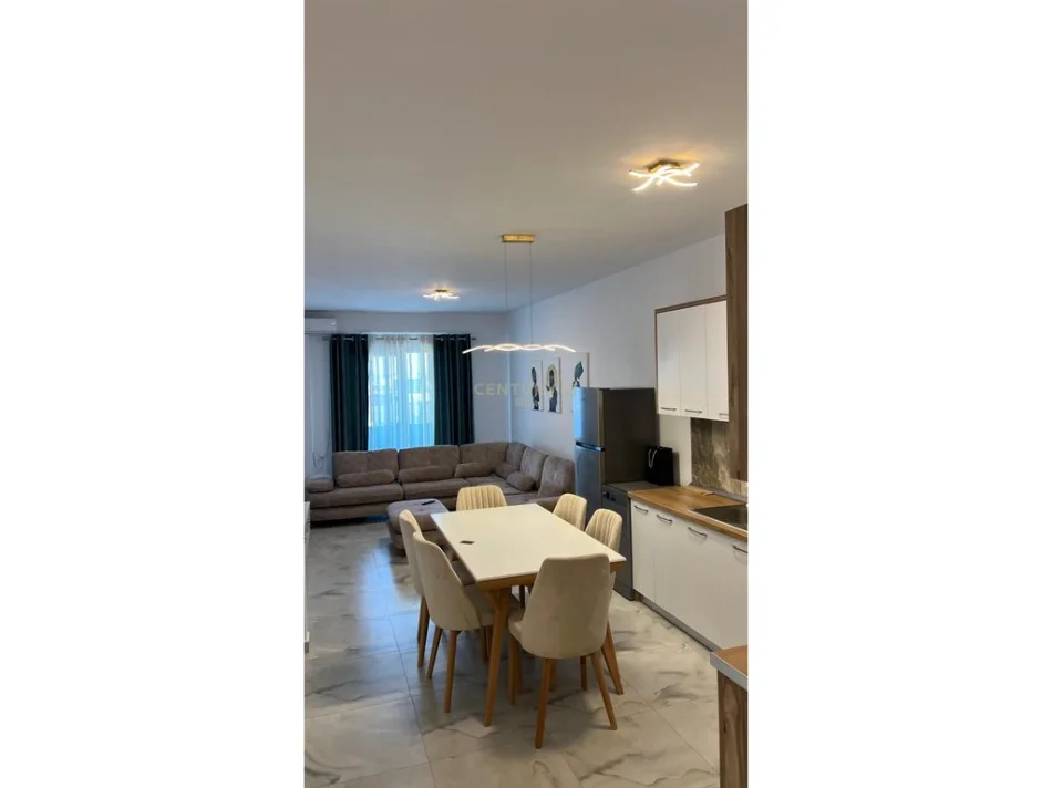 Tirane, shitet apartament 2+1 Kati 9, 103 m² (ish Fusha e Aviacionit)