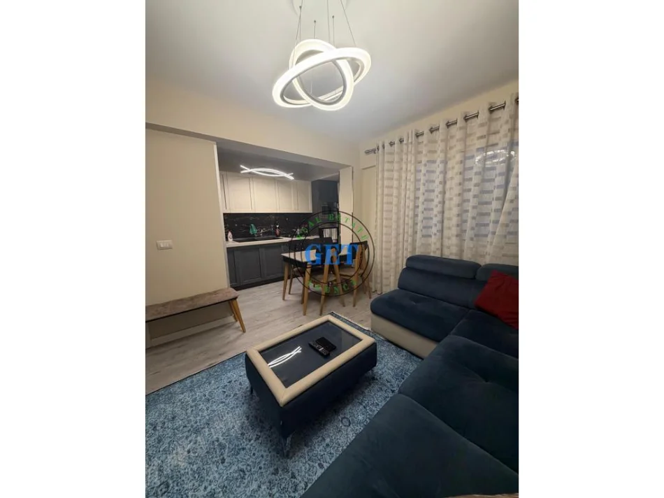 Durres, jepet me qera apartament 2+1 Kati 4, 75 m² 550 € (Rruga e Portit)