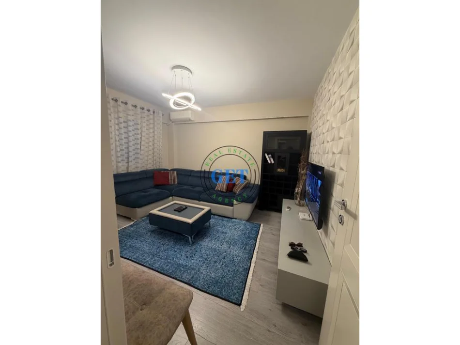 Durres, jepet me qera apartament 2+1 Kati 4, 75 m² 550 € (Rruga e Portit)