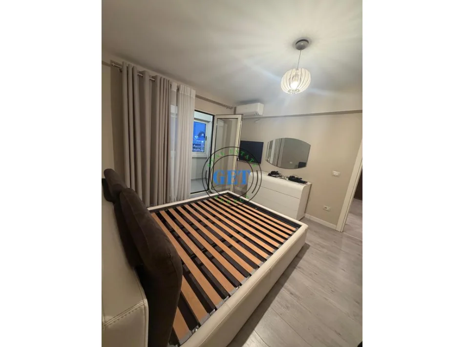 Durres, jepet me qera apartament 2+1 Kati 4, 75 m² 550 € (Rruga e Portit)