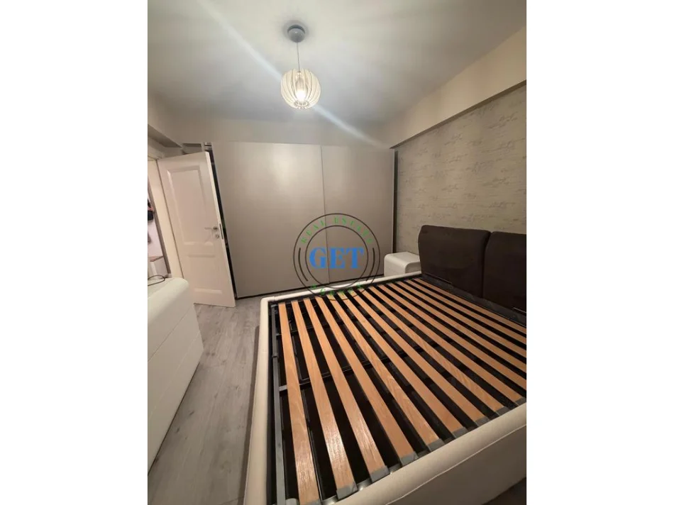 Durres, jepet me qera apartament 2+1 Kati 4, 75 m² 550 € (Rruga e Portit)