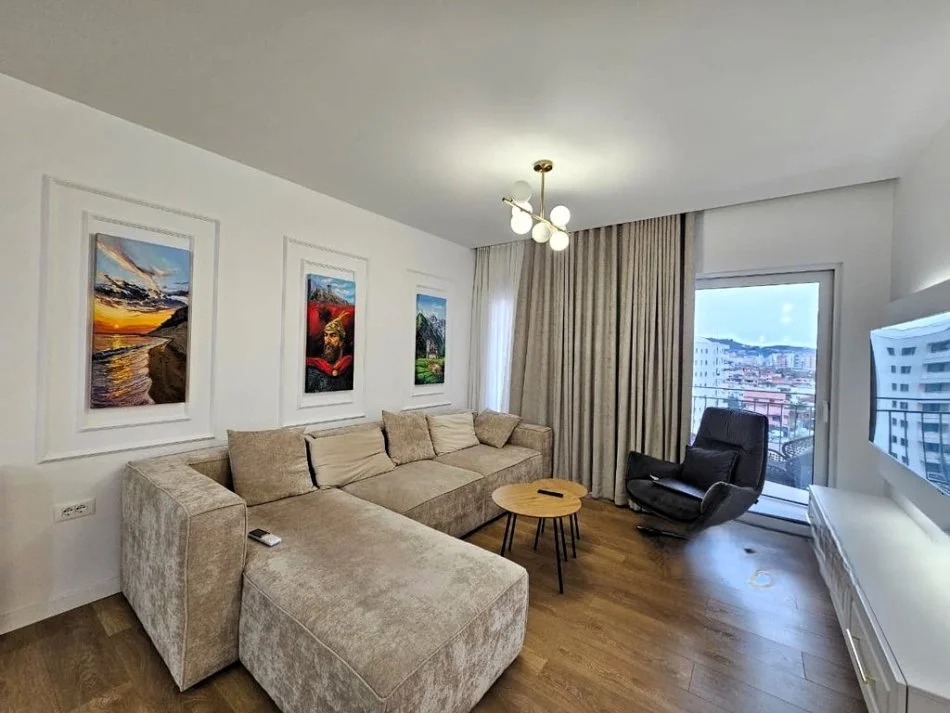 Tirane, jepet me qera apartament 2+1 Kati 7, 85 m² 750 € (ish fusha e aviaconit)