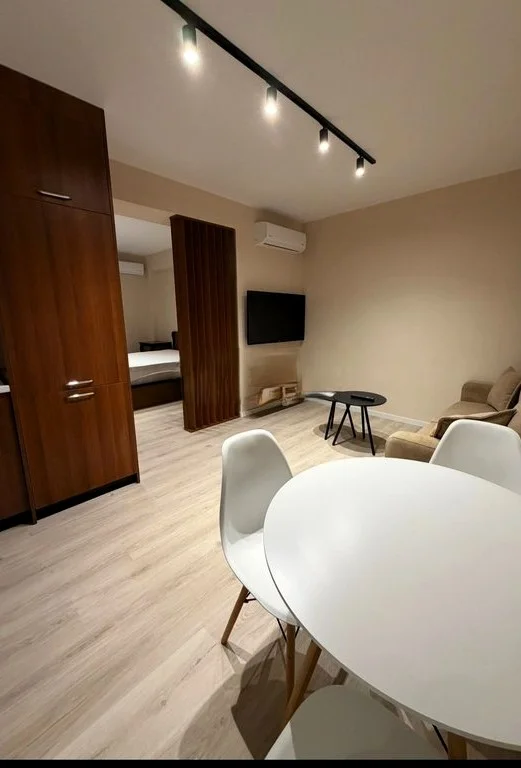 Tirane, jepet me qera apartament 2+1 Kati 1, 55 m² 550 € (OXHAKU)