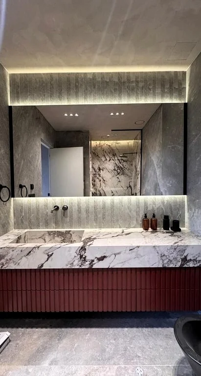 Tirane, jepet me qera apartament 1+1 Kati 6, 170 m² 2.000 € (lion park)