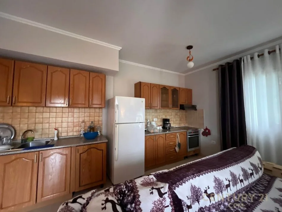 Tirane, jepet me qera apartament 2+1+Ballkon Kati 2, 62 m² 600 € (kopshti botanik)