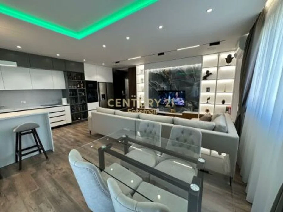 Tirane, shitet apartament 3+1 Kati 9, 142 m² 320.000 € 