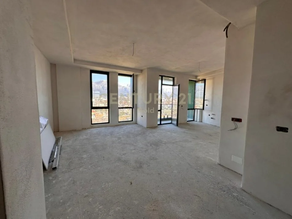 Tirane, shitet apartament 3+1 Kati 9, 156 m² 290.000 € 