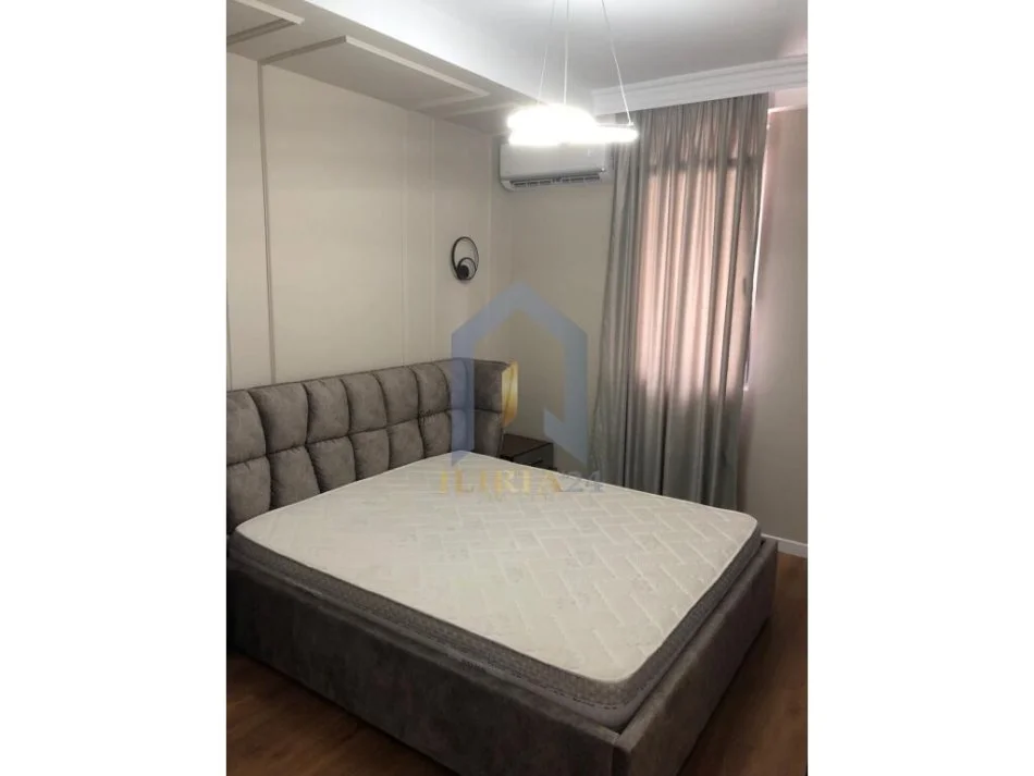 Tirane, jepet me qera apartament 2+1 Kati 8, 120 m² 800 € (RRUGA ISH PARKU)