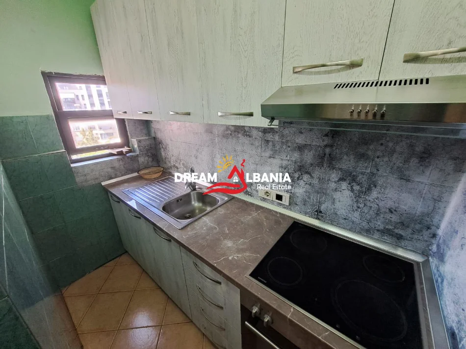 Tirane, shitet apartament 1+1 Kati 6, 60 m² 125.000 € (Sheshi shtraus)