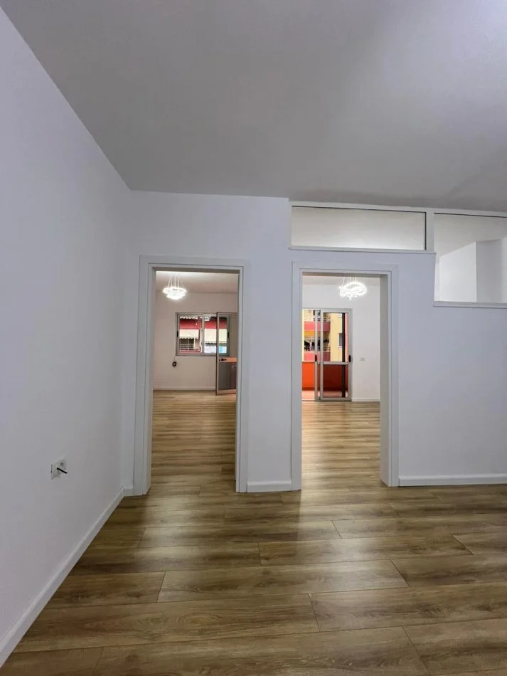 Tirane, shitet apartament 2+1 Kati 2, 77 m² 120.000 € (afer postes)
