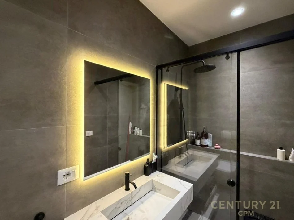 Tirane, shitet 3+1 Kati 4, 126 m² 650.000 € (Liqeni Tiranes)