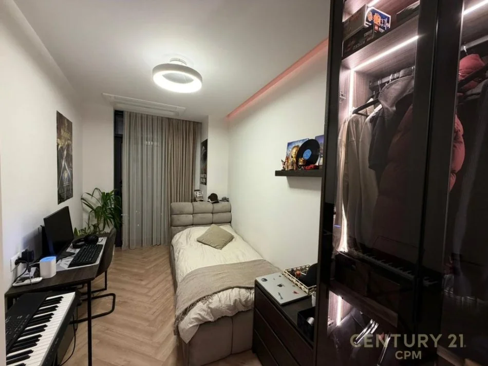 Tirane, shitet 3+1 Kati 4, 126 m² 650.000 € (Liqeni Tiranes)