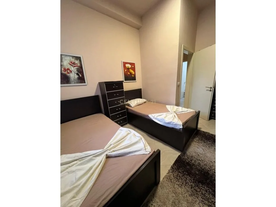Tirane, jepet me qera apartament 2+1 Kati 1, 120 m² 520 € (Fresk)