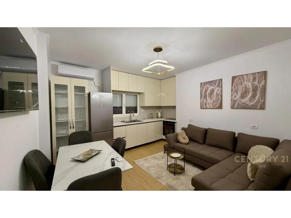 Tirane, jepet me qera apartament 1+1+Ballkon Kati 3, 50 m² 500 € (rruga e dibres)