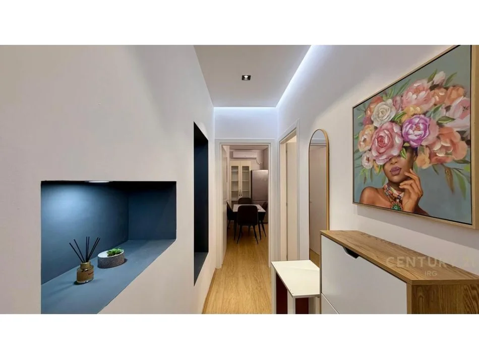 Tirane, jepet me qera apartament 1+1+Ballkon Kati 3, 50 m² 500 € (rruga e dibres)