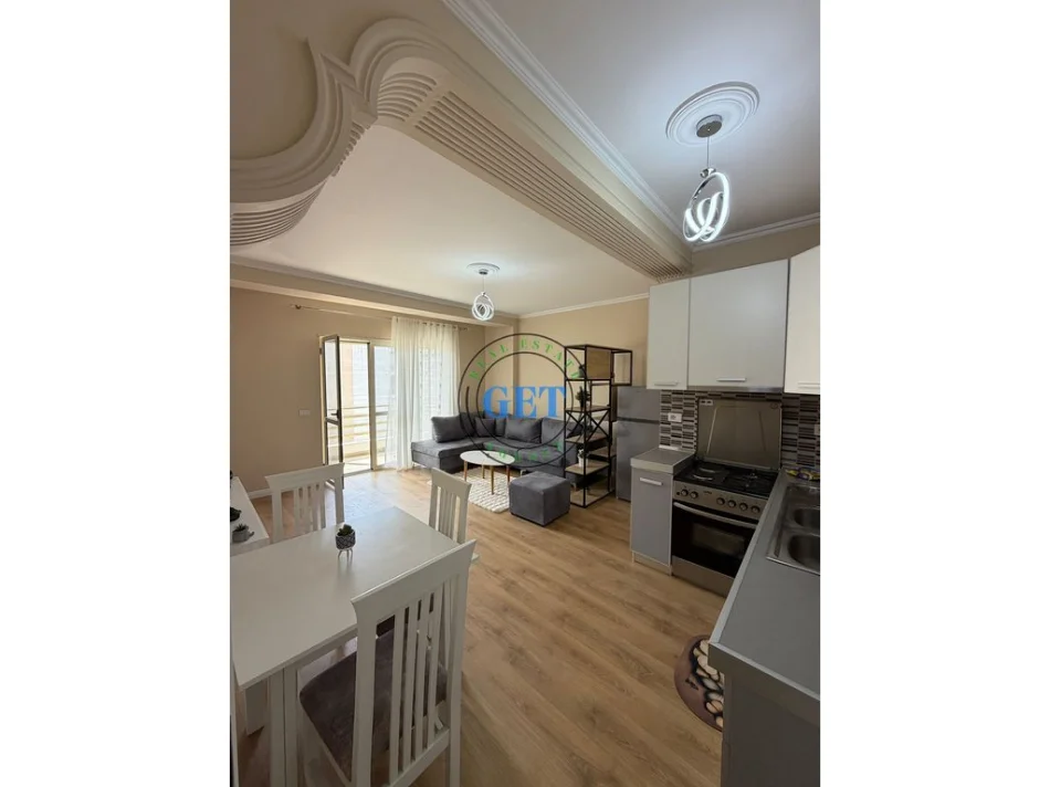 Durres, shitet apartament 1+1 Kati 8, 68 m² 98.000 € (Ish-Rajoni i Policisë)
