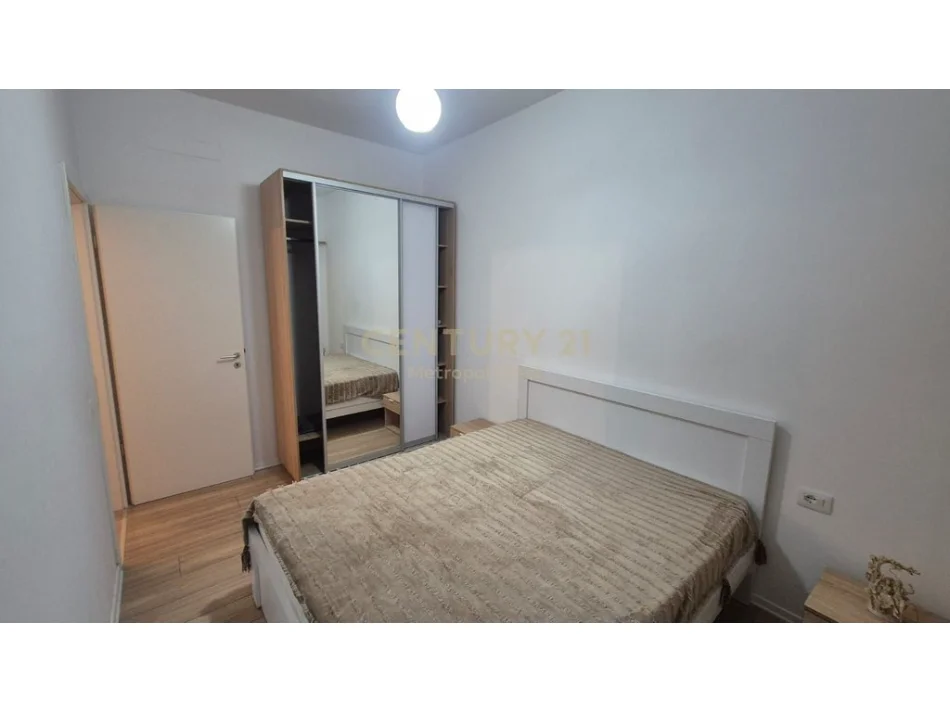 Tirane, jepet me qera apartament 2+1 Kati 3, 76 m² 450 € (Ali Demi)