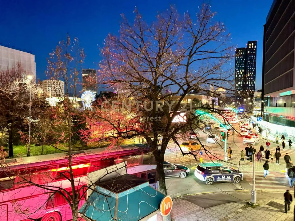 Tirane, jepet me qera zyre Kati 1, 110 m² 1.100 € (Qender)