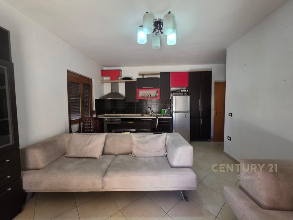 Tirane, jepet me qera apartament 2+1+Ballkon Kati 4, 72 m² 700 € (Rruga Frosina Plaku)