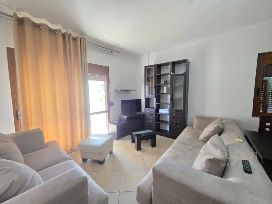 Tirane, jepet me qera apartament 2+1+Ballkon Kati 4, 82 m² 750 € (21 dhjetori frosina plaku)
