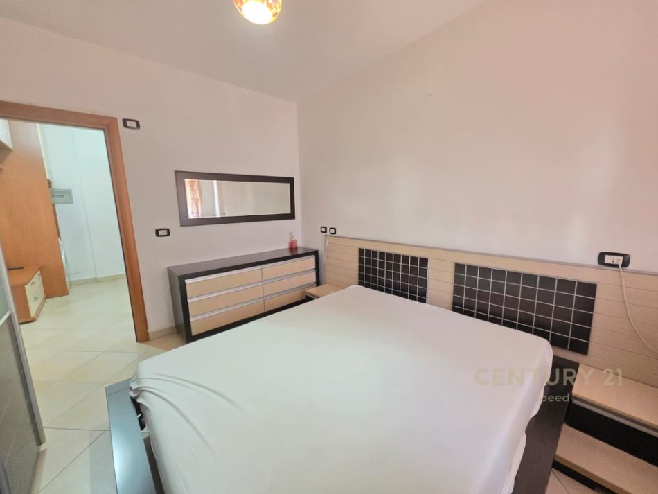 Tirane, jepet me qera apartament 2+1+Ballkon Kati 4, 72 m² 700 € (Rruga Frosina Plaku)