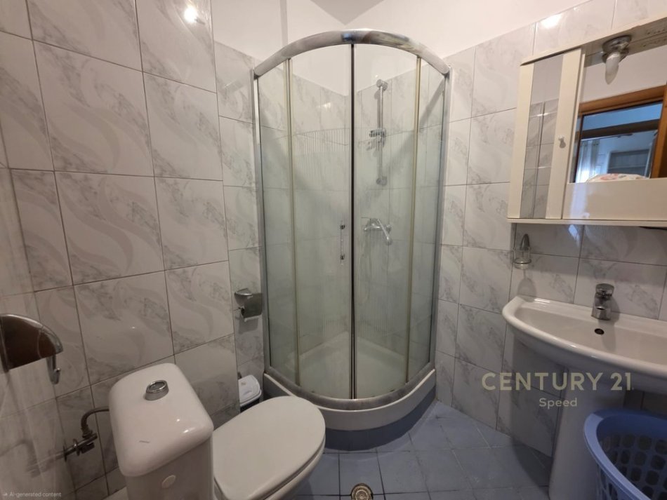 Tirane, jepet me qera apartament 2+1+Ballkon Kati 4, 72 m² 700 € (Rruga Frosina Plaku)