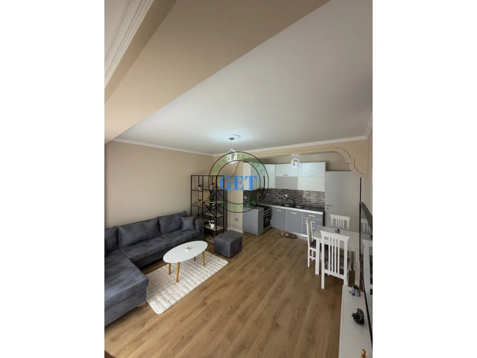 Durres, shitet apartament 1+1 Kati 8, 68 m² 98.000 € (Ish-Rajoni i Policisë)