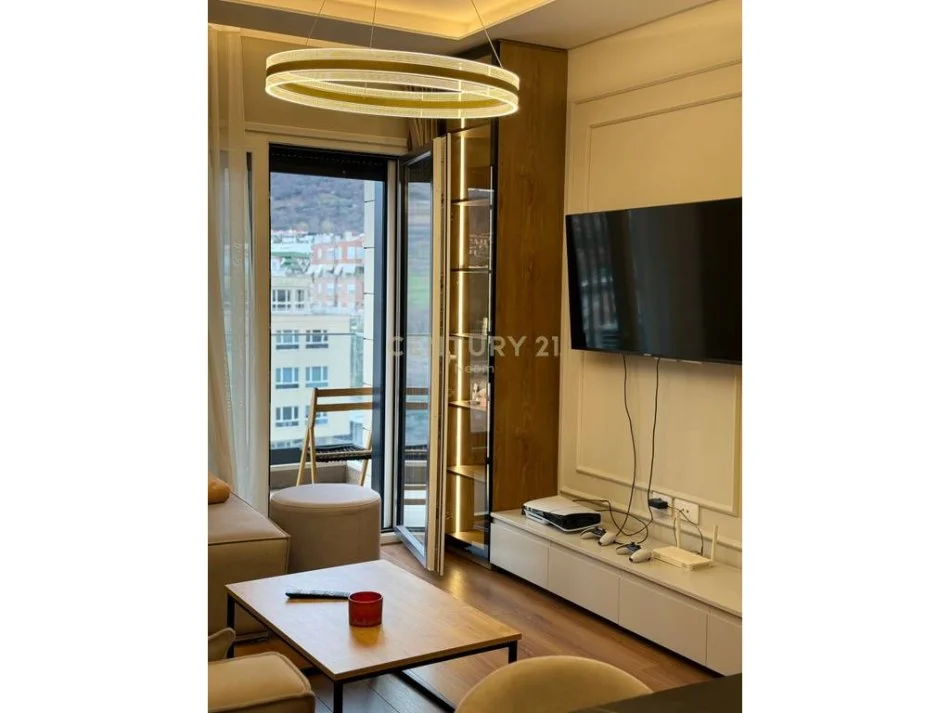 Tirane, shitet apartament 2+1+Ballkon Kati 6, 93 m² 255.000 € (Neom130409)