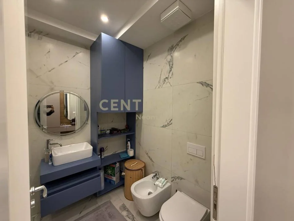 Tirane, shitet apartament 2+1+Ballkon Kati 6, 93 m² 255.000 € (Neom130409)