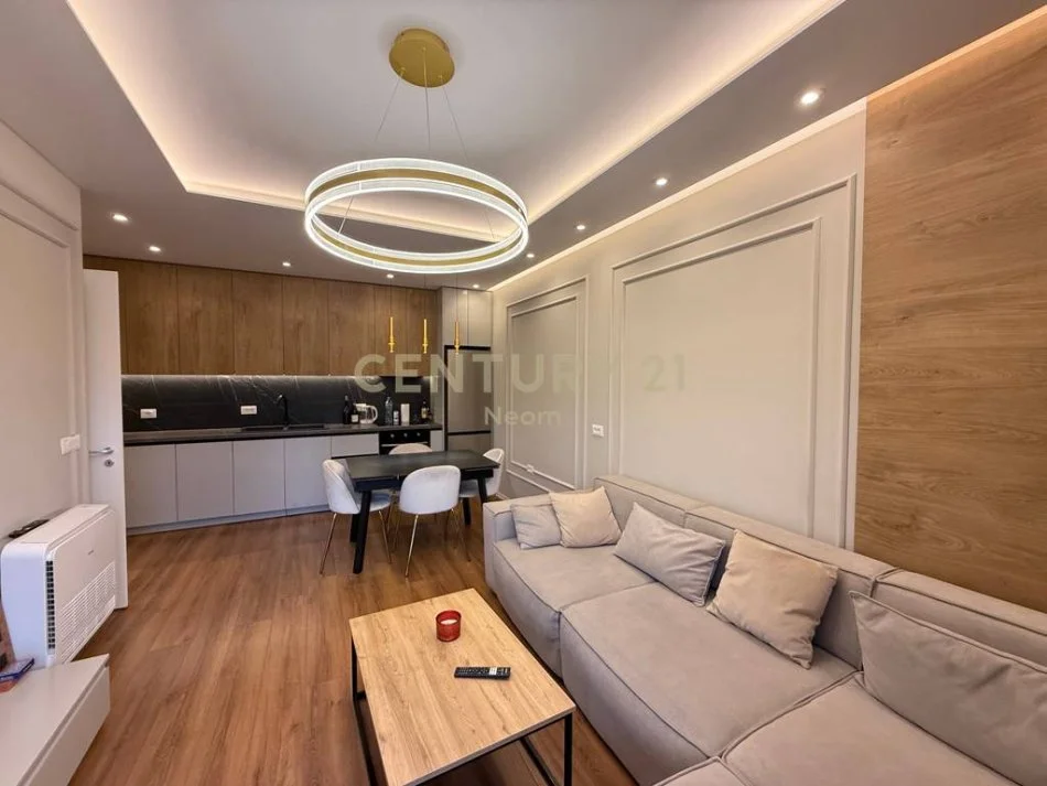Tirane, shitet apartament 2+1+Ballkon Kati 6, 93 m² 255.000 € (Neom130409)