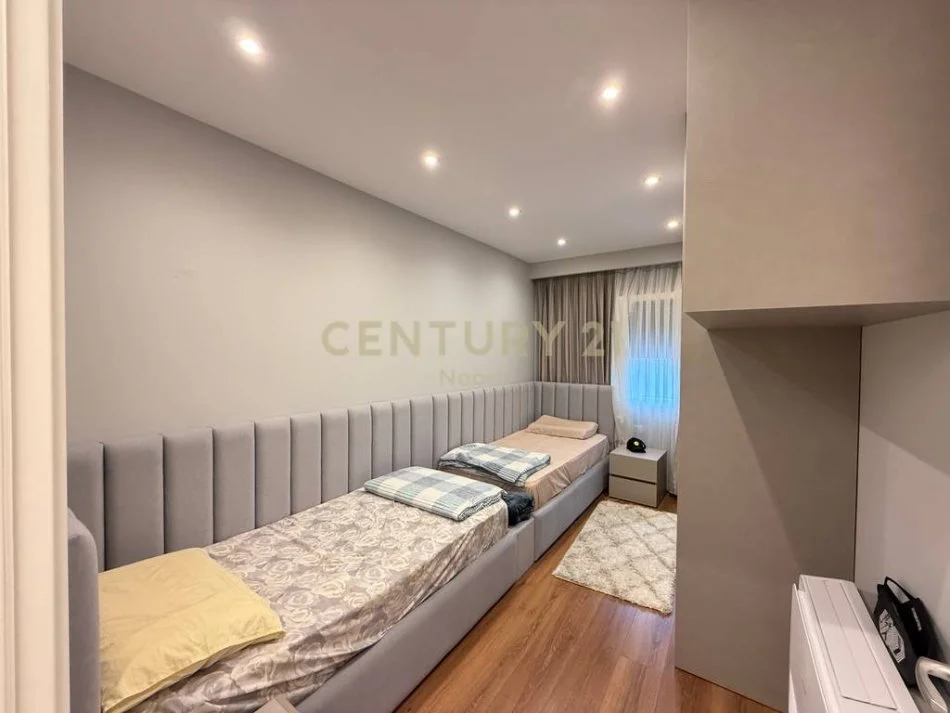 Tirane, shitet apartament 2+1+Ballkon Kati 6, 93 m² 255.000 € (Neom130409)