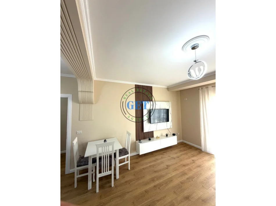 Durres, shitet apartament 1+1 Kati 8, 68 m² 98.000 € (Ish-Rajoni i Policisë)