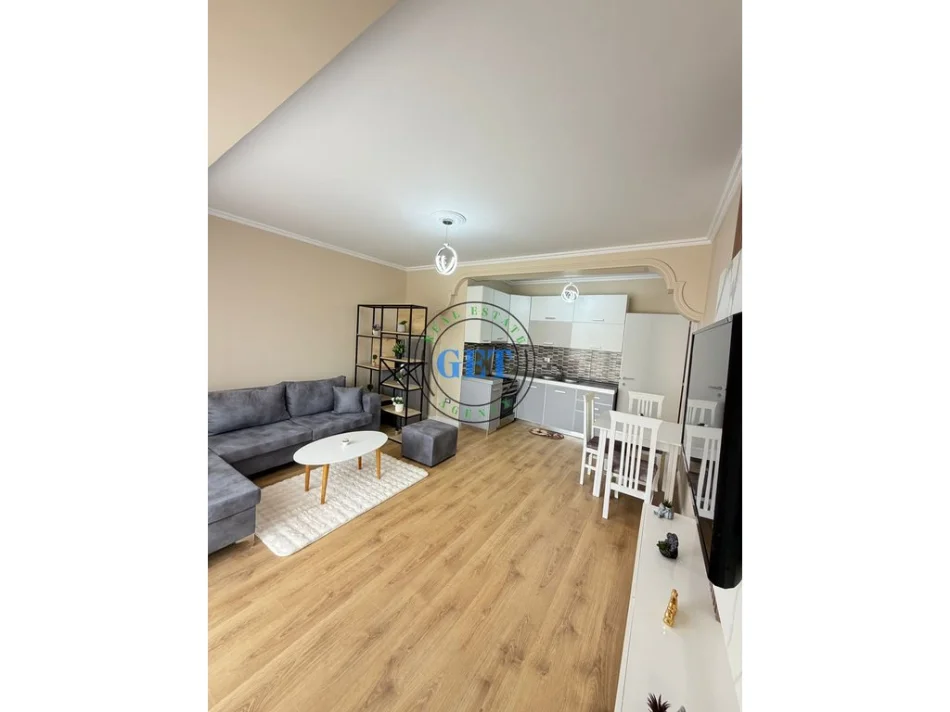 Durres, shitet apartament 1+1 Kati 8, 68 m² 98.000 € (Ish-Rajoni i Policisë)