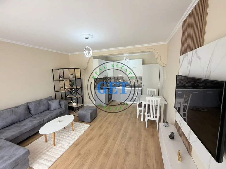 Durres, shitet apartament 1+1 Kati 8, 68 m² 98.000 € (Ish-Rajoni i Policisë)