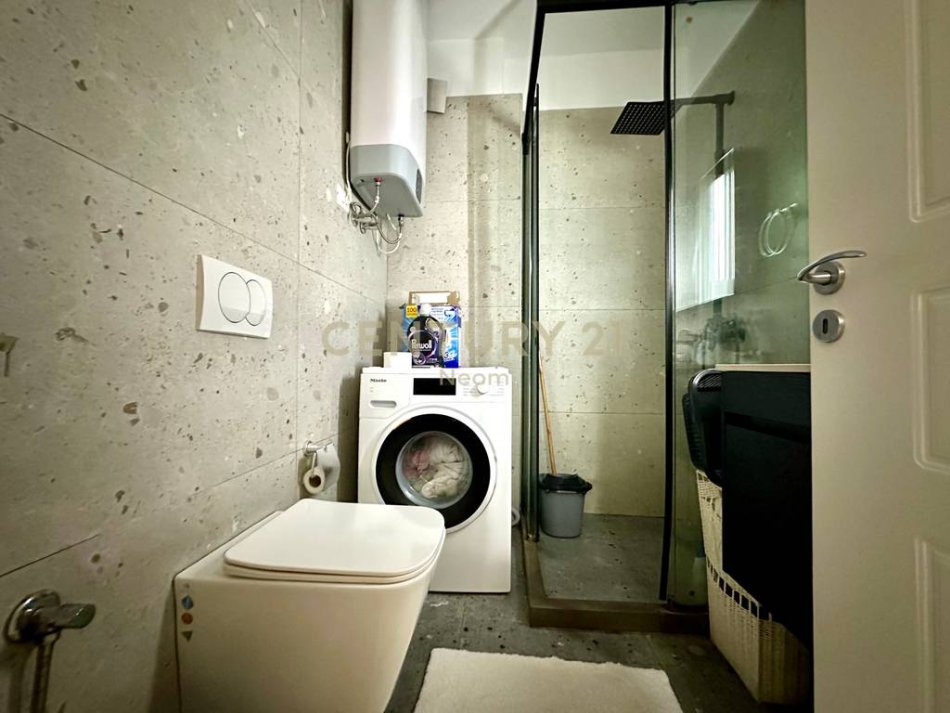 Tirane, shitet apartament 2+1+Aneks+Ballkon Kati 5, 89 m² 135.000 €