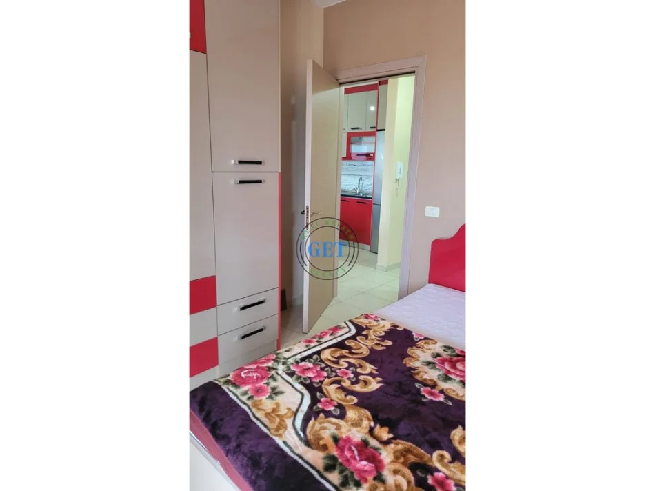 Durres, jepet me qera apartament 1+1 Kati 6, 65 m² 400 € (Plepa)