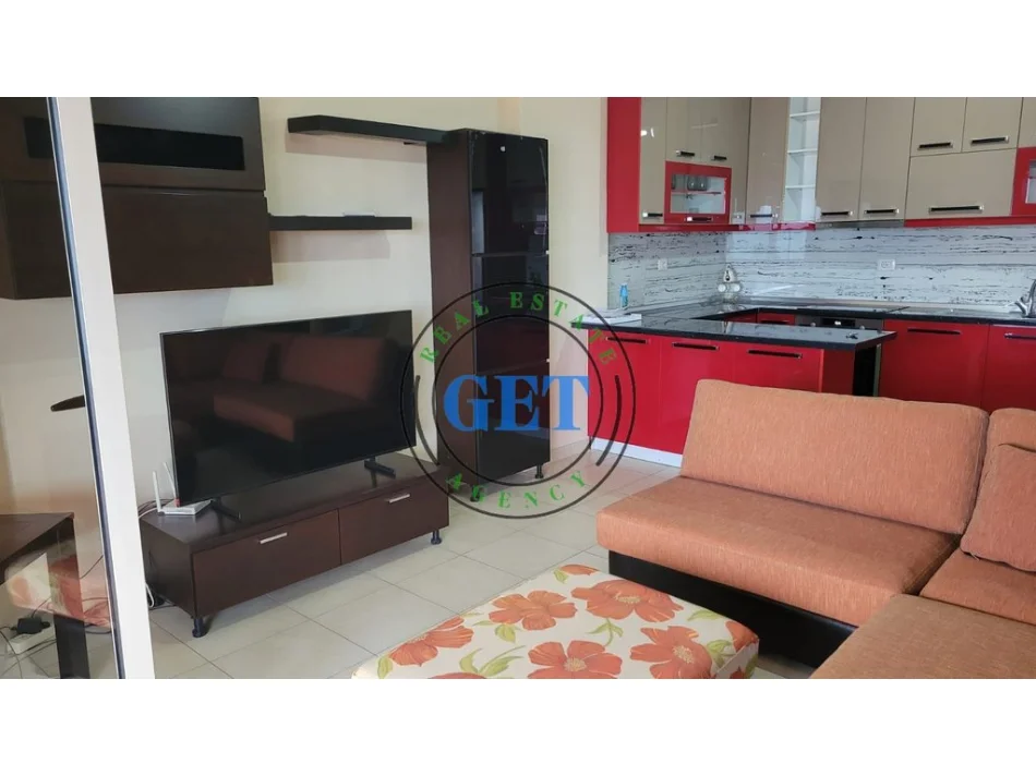 Durres, jepet me qera apartament 1+1 Kati 6, 65 m² 400 € (Plepa)