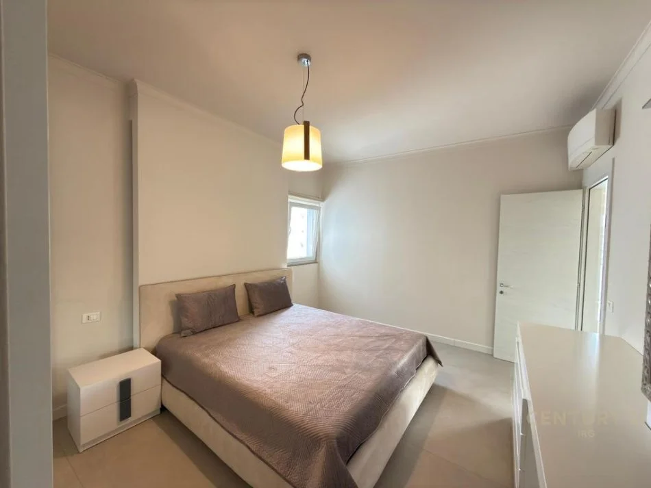 Tirane, shitet apartament 2+1 Kati 7, 118 m² 365.000 € (Komuna Parisit)