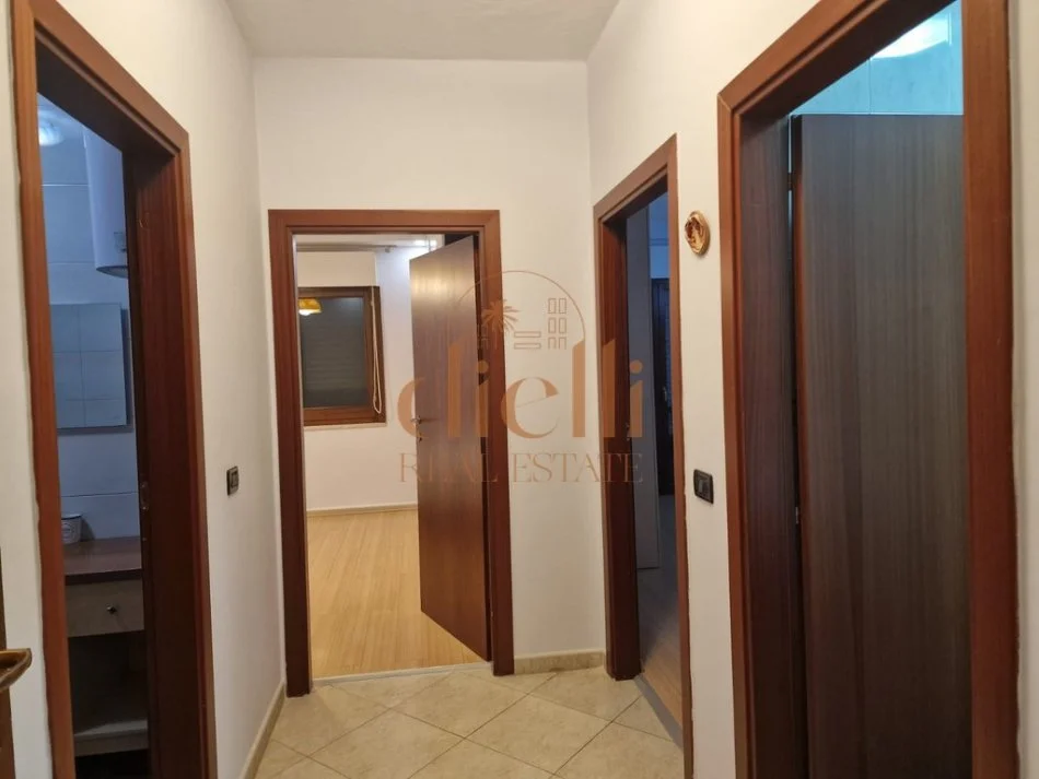Tirane, jepet me qera apartament 2+1 Kati 3, 113 m² 900 € 