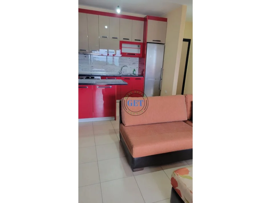 Durres, jepet me qera apartament 1+1 Kati 6, 65 m² 400 € (Plepa)