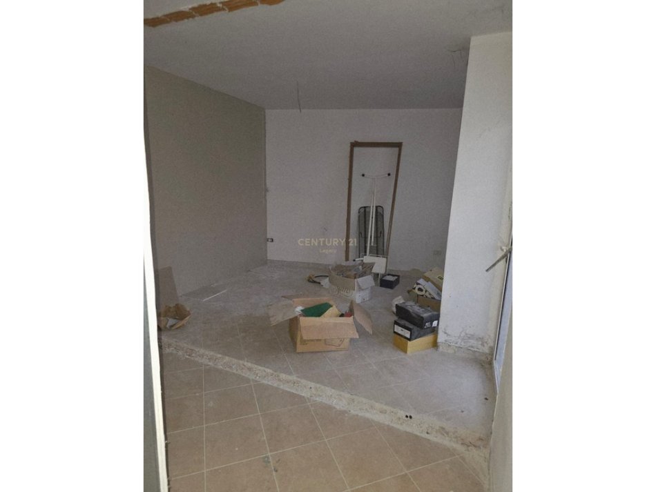 Tirane, shitet apartament 1+1 Kati 5, 69 m² 96.700 € (fresk)