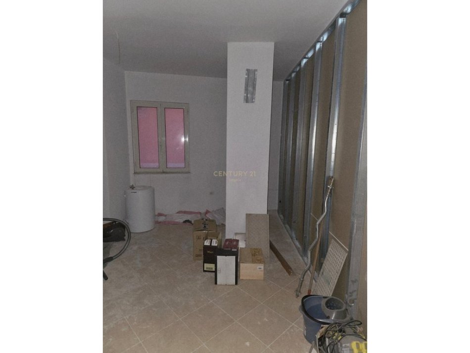 Tirane, shitet apartament 1+1 Kati 5, 69 m² 96.700 € (fresk)
