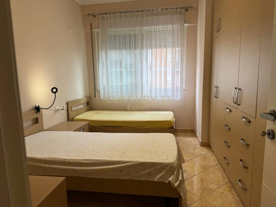 Tirane, jepet me qera apartament 1+1+Ballkon Kati 2, 60 m² 550 € (don bosco)